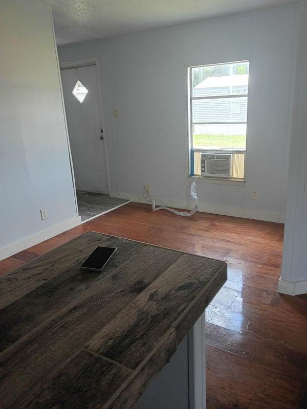 125 Broaddus St - Photo 6 of 14