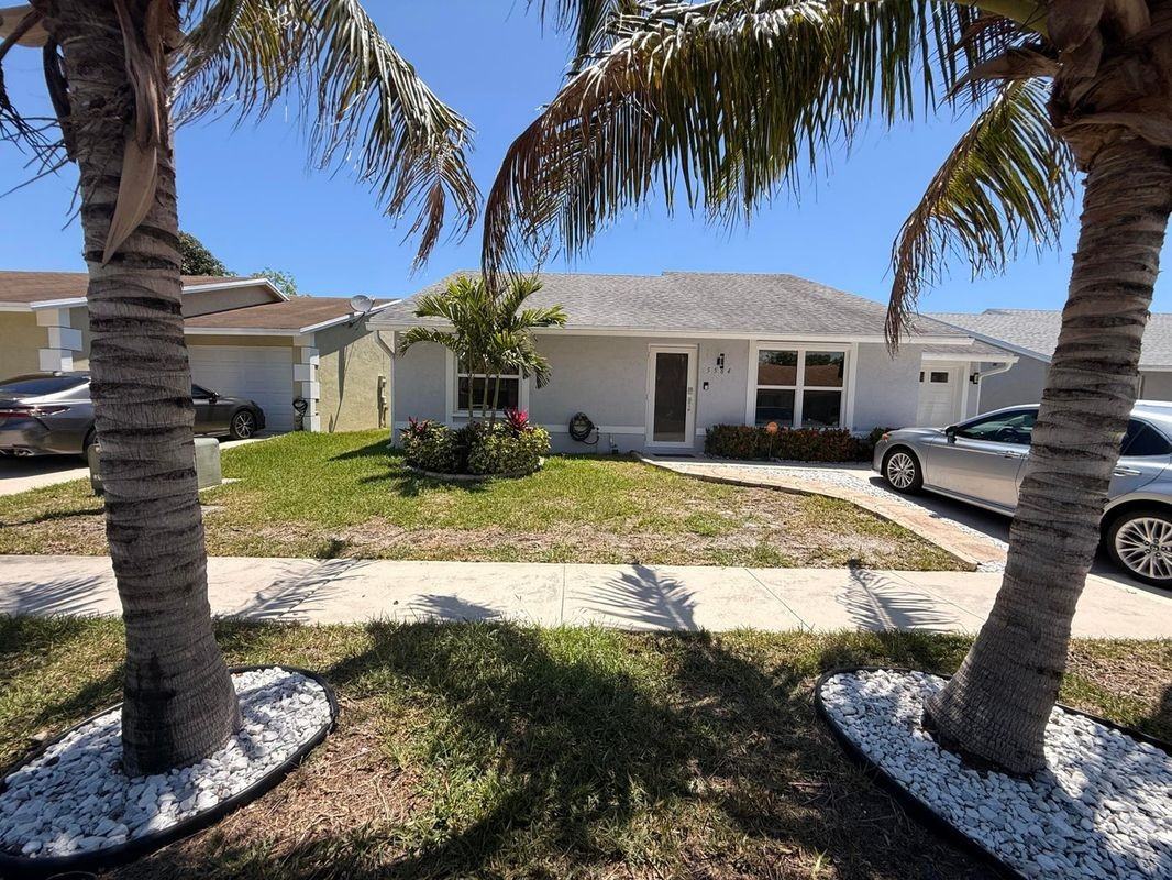 5584 Priscilla Ln