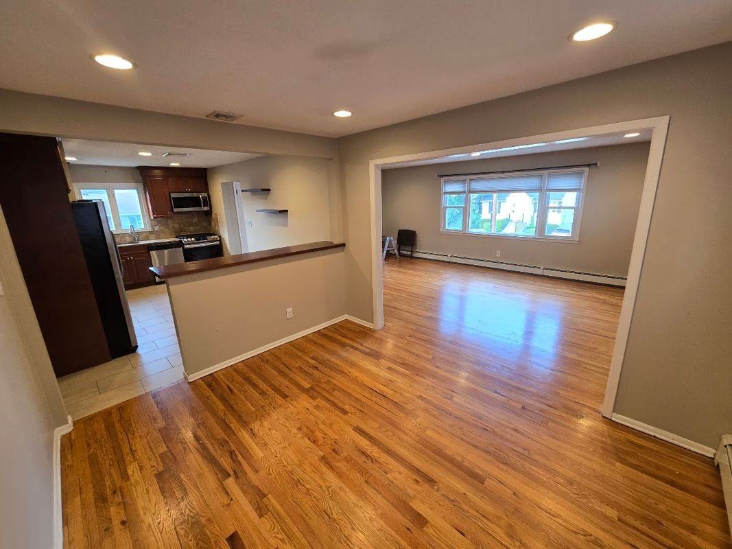 318 East 54th Street, 2nd Fl - Photo 3 of 20