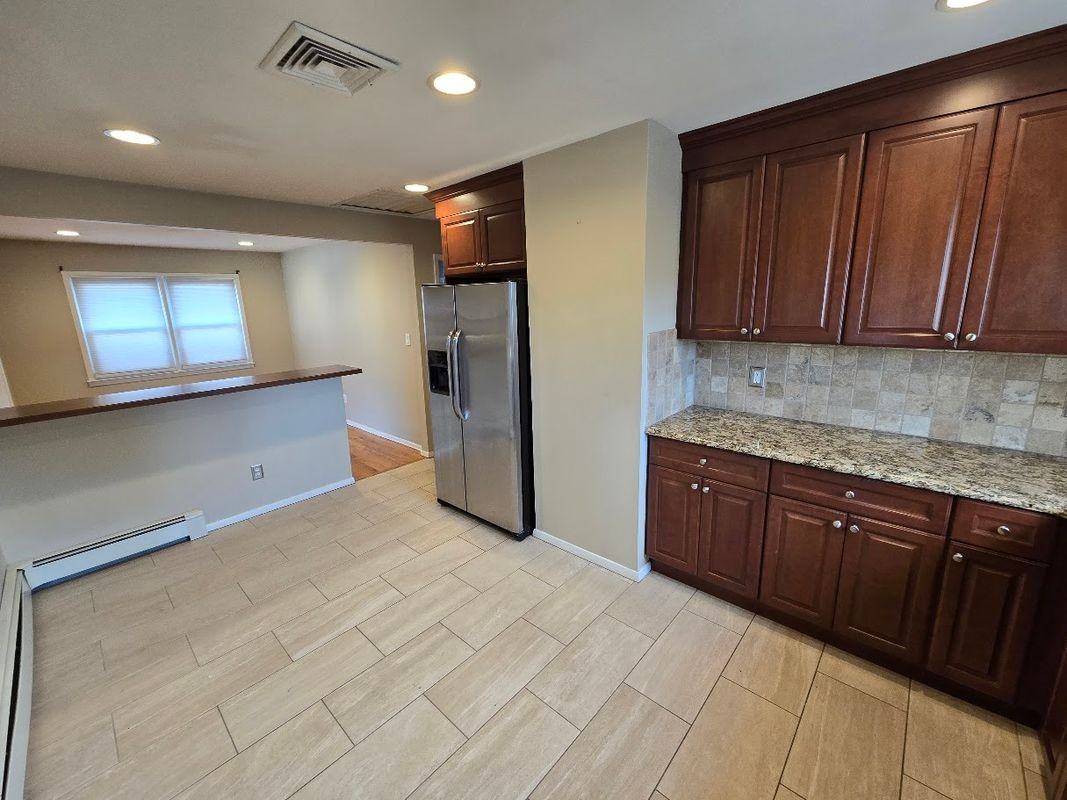 318 East 54th Street, 2nd Fl - Photo 6 of 20