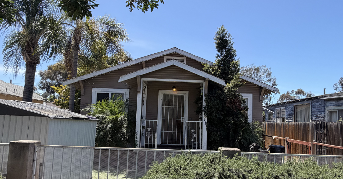 3809 Birch St - Photo 2 of 3