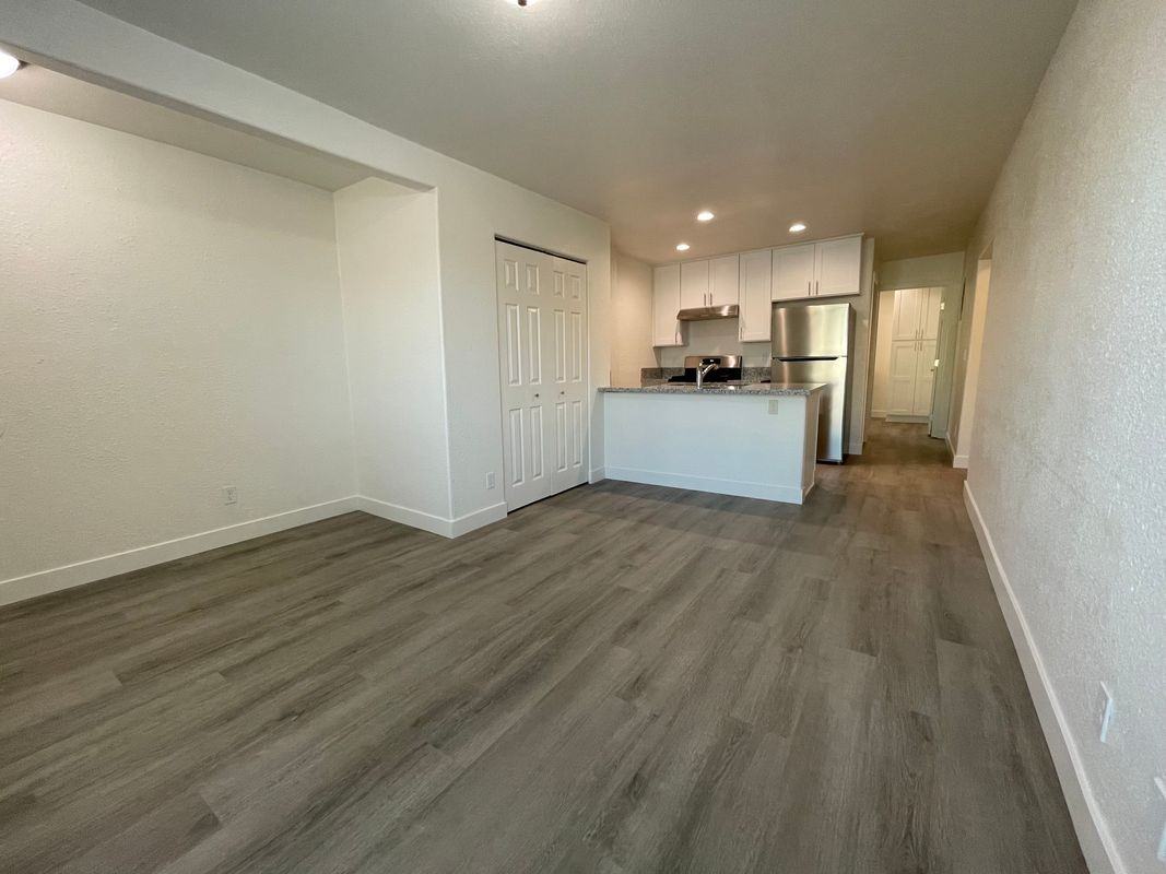 1823 Gardenia Ave ##B - Photo 2 of 19