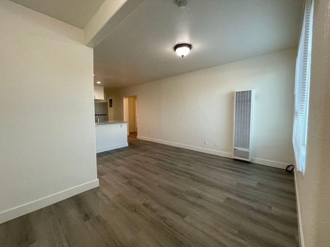 1823 Gardenia Ave ##B - Photo 3 of 19