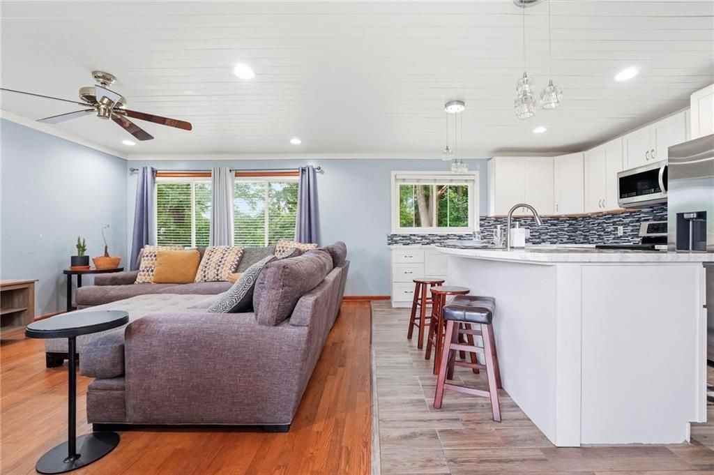 1808 Sandy Plains Rd - Photo 2 of 32