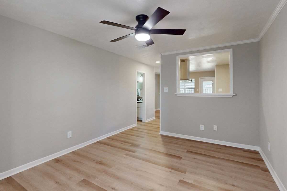 1409 Airline Dr ##B - Photo 5 of 20