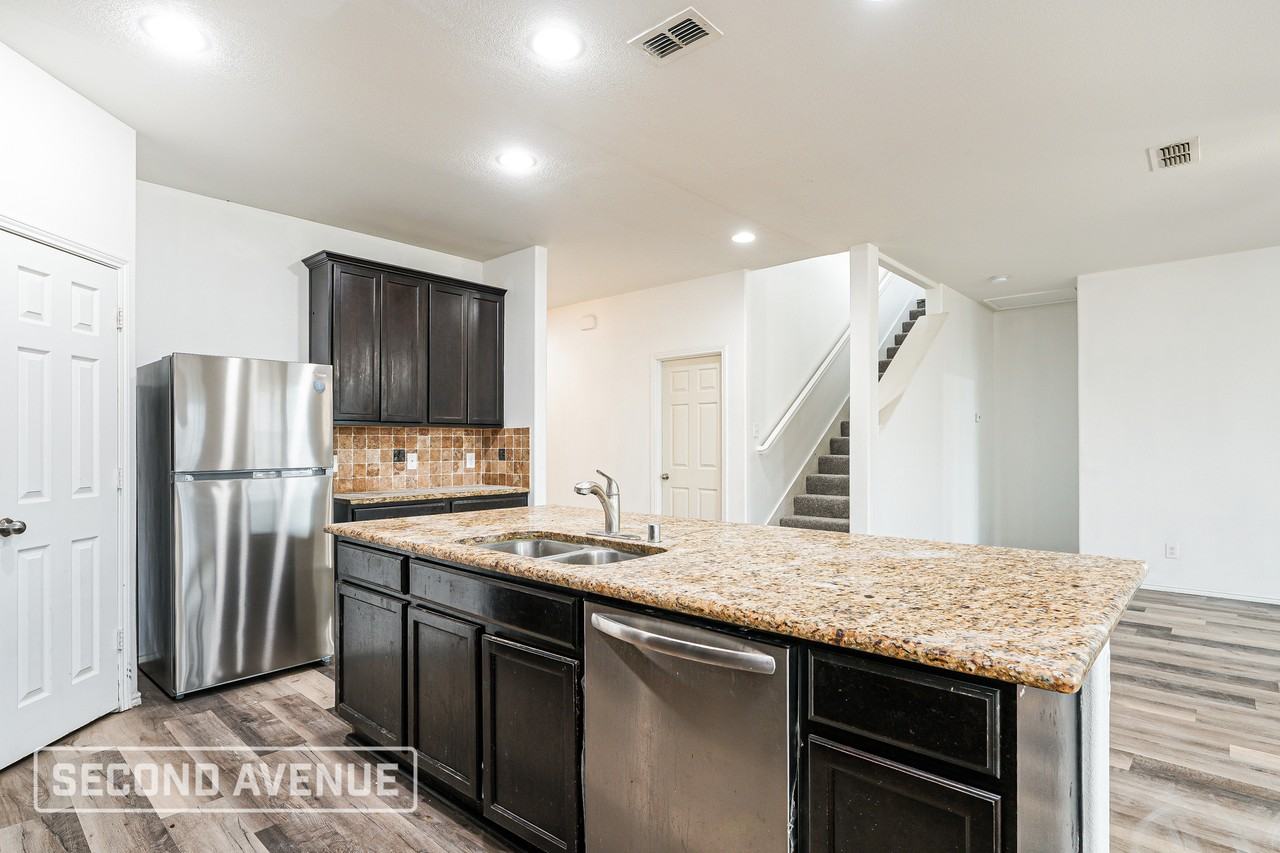 1420 Abby Creek Dr - Photo 4 of 21