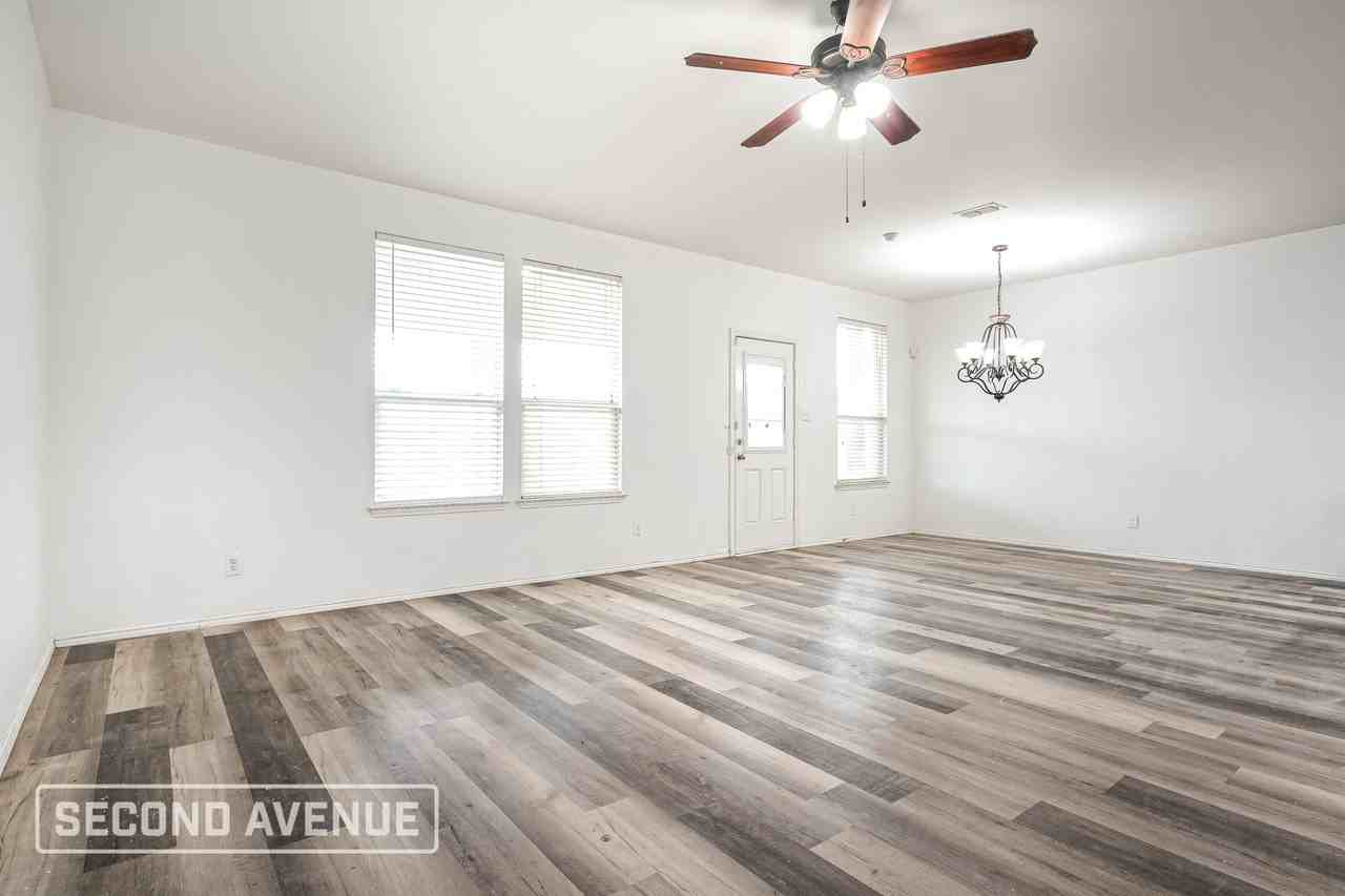 1420 Abby Creek Dr - Photo 6 of 21