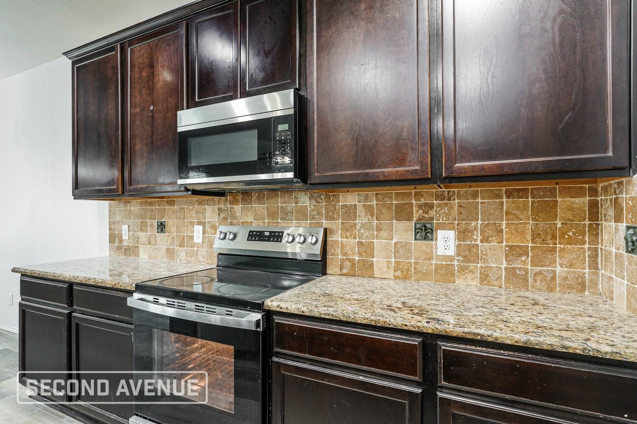1420 Abby Creek Dr - Photo 5 of 23
