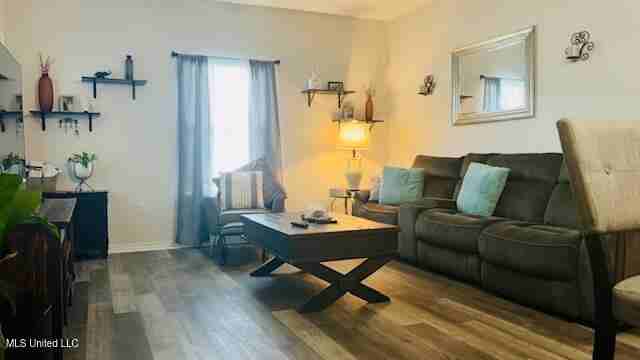 13074 Tracewood Dr - Photo 4 of 25