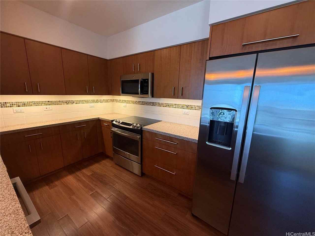 555 South St #1804
