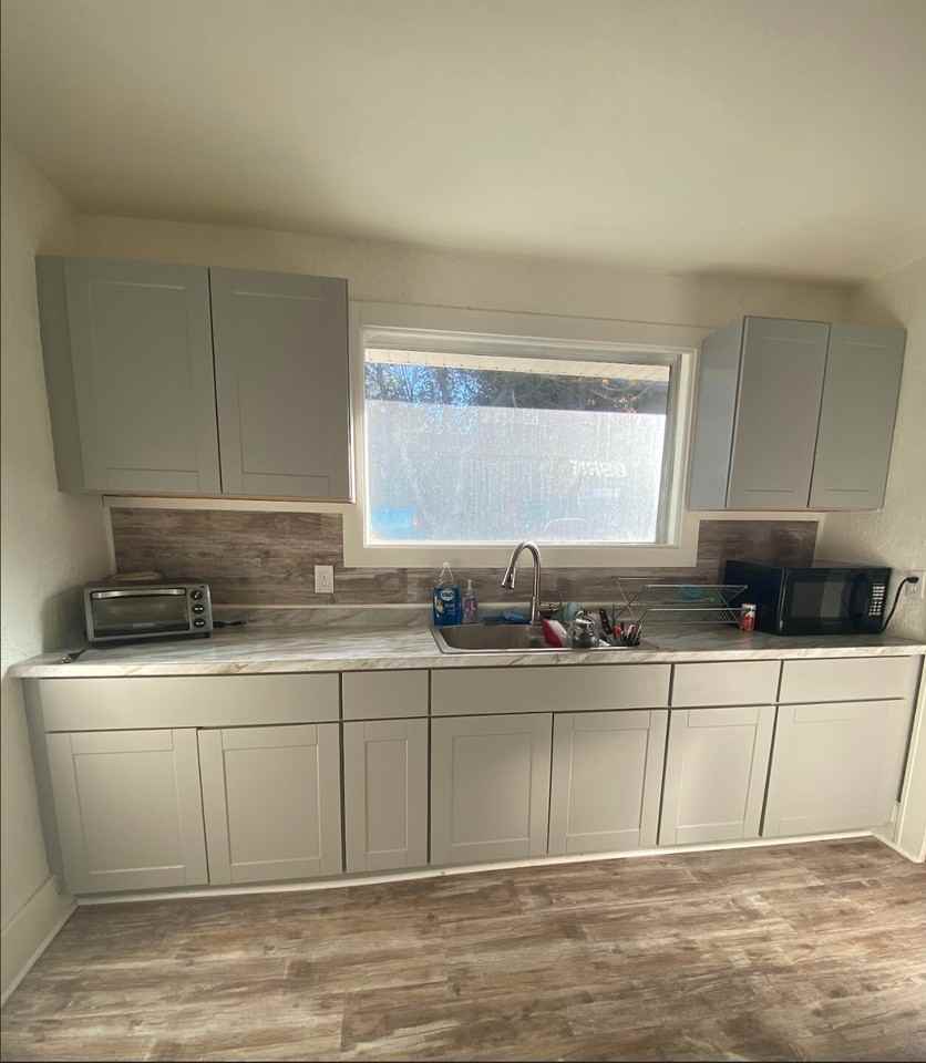 923 W Clark St #923 - Photo 5 of 11