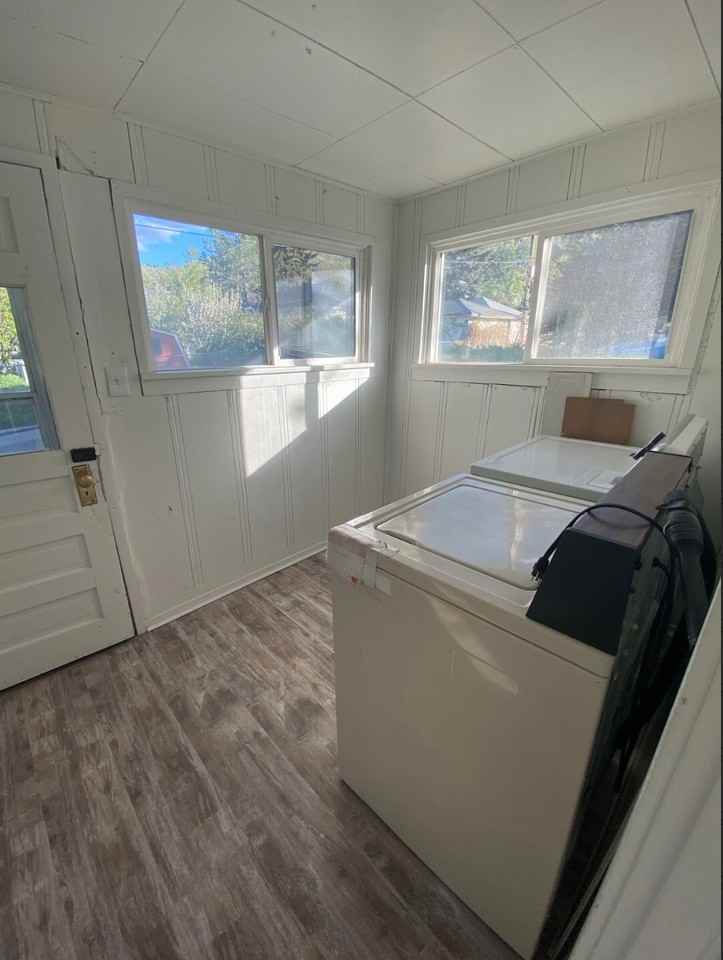 923 W Clark St #923 - Photo 7 of 11