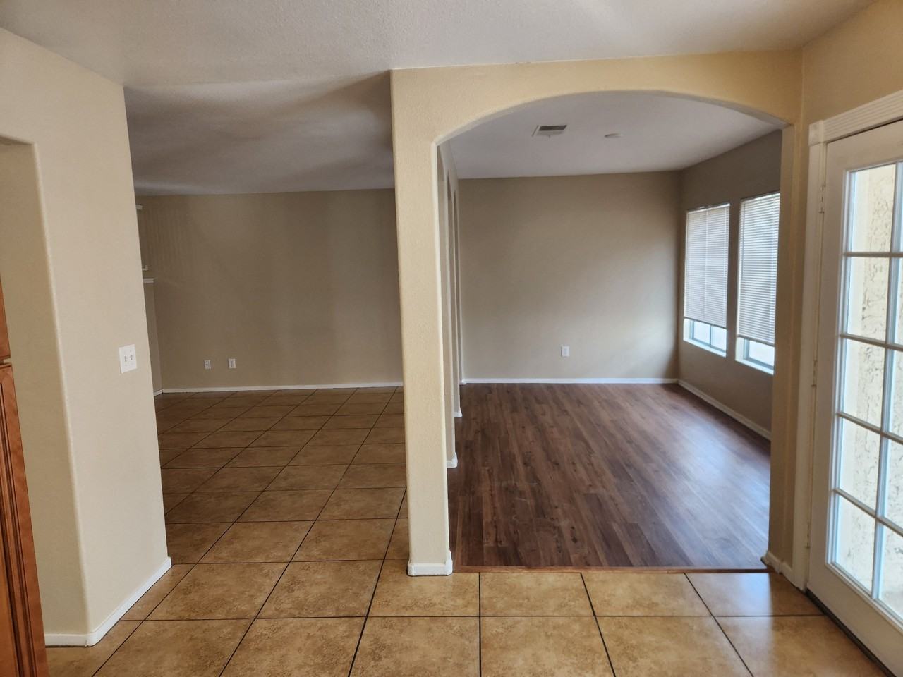5724 Royal Castle Ln - Photo 4 of 28