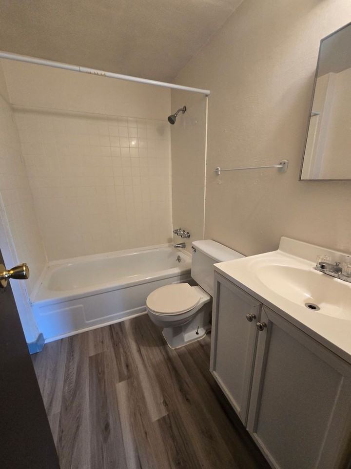 Parkridge Dr - Photo 5 of 11