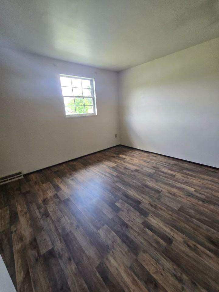 Parkridge Dr - Photo 6 of 11