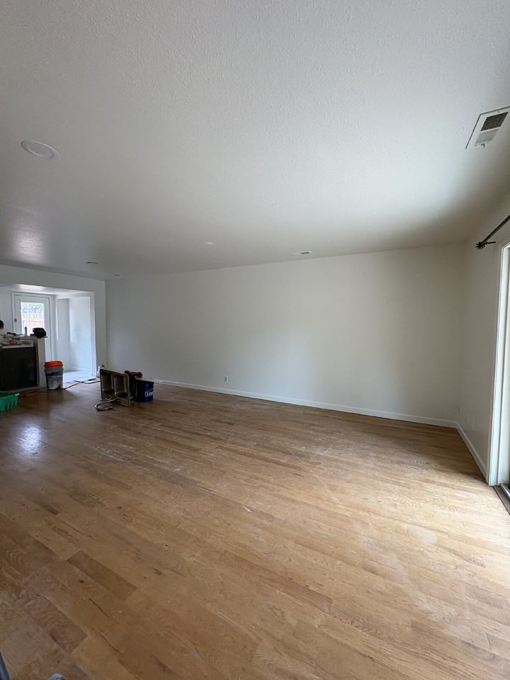 694 Echo Ln - Photo 2 of 14
