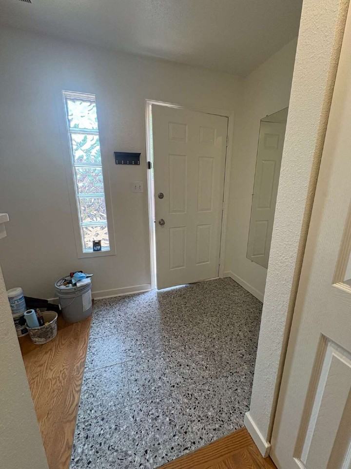 694 Echo Ln - Photo 5 of 14