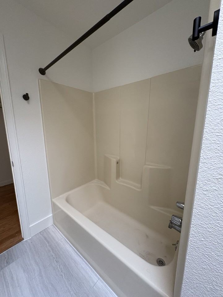 694 Echo Ln - Photo 6 of 14