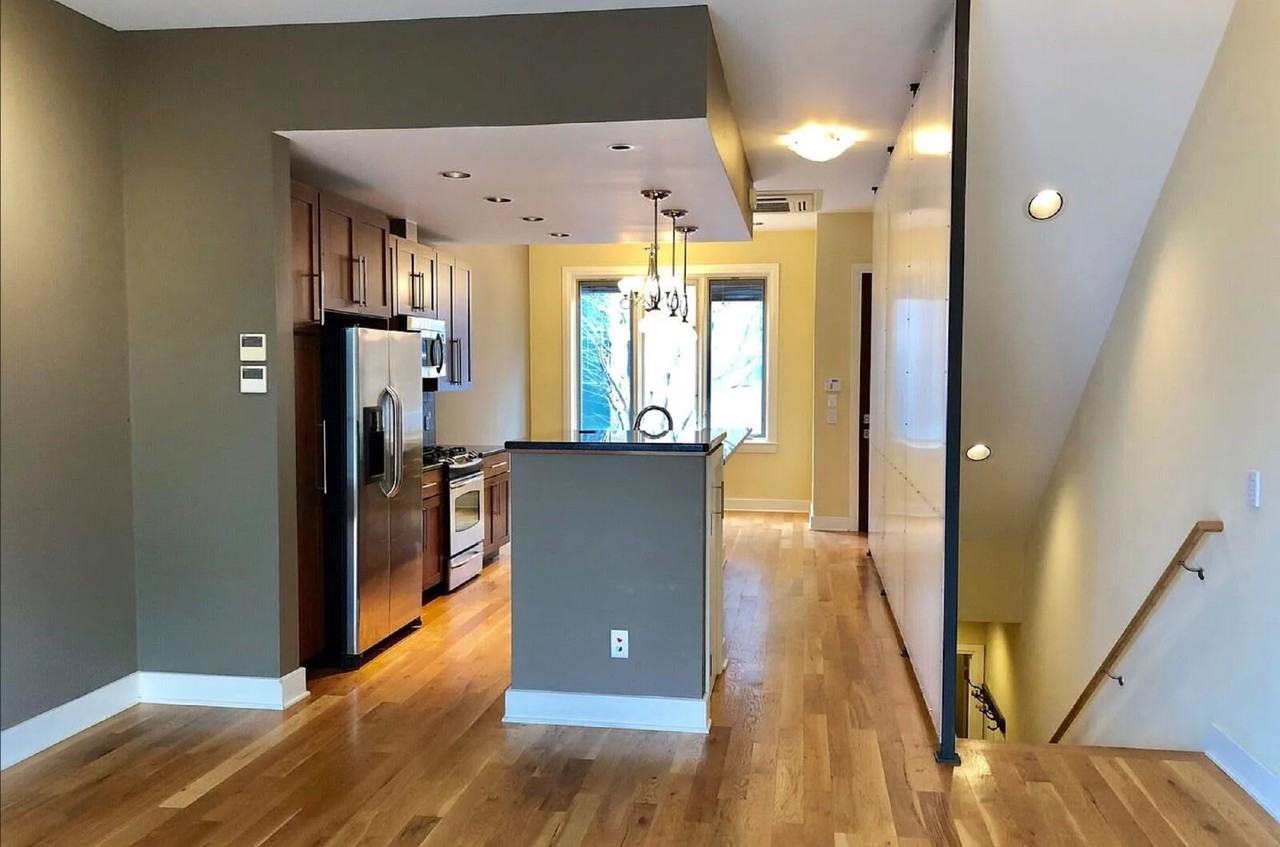 302 Van Buren St - Photo 5 of 11