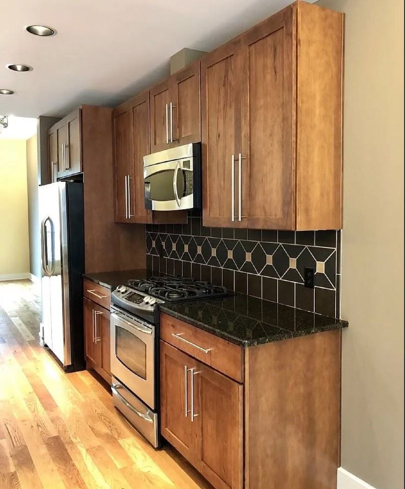 302 Van Buren St - Photo 6 of 11