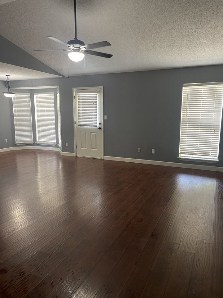 1600 Courtney Cv - Photo 5 of 21