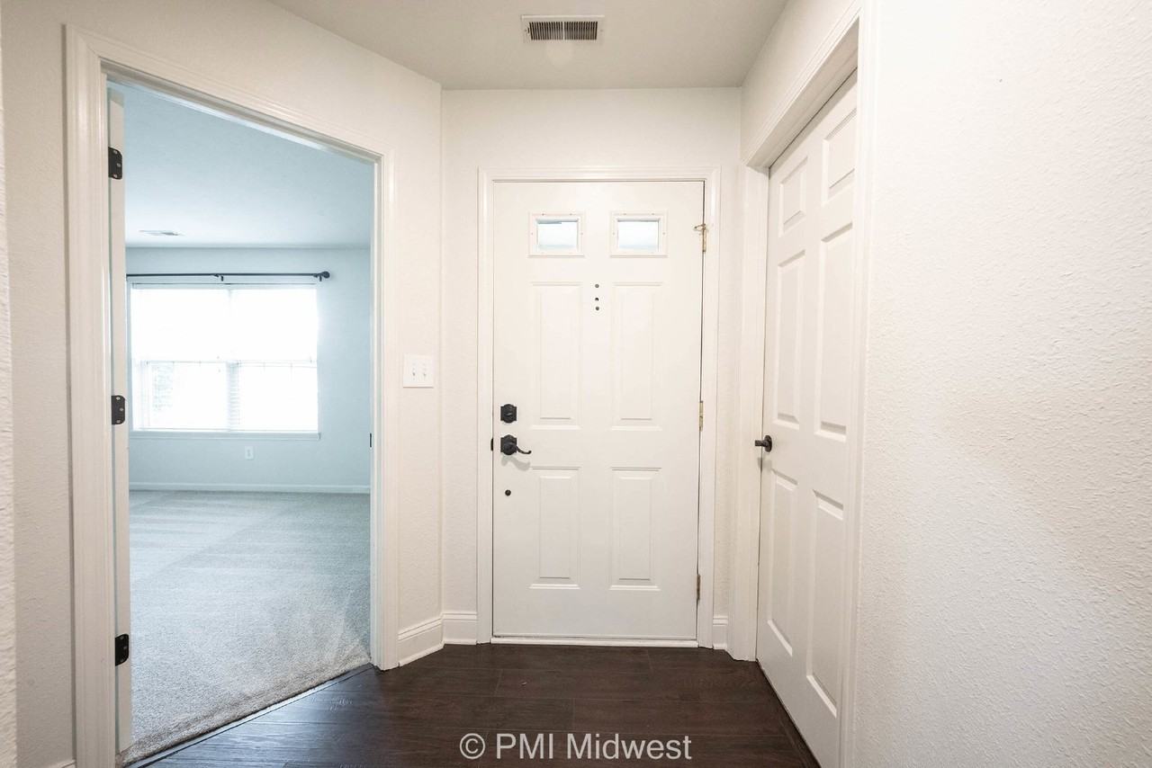 4266 Useppa Ct - Photo 3 of 35