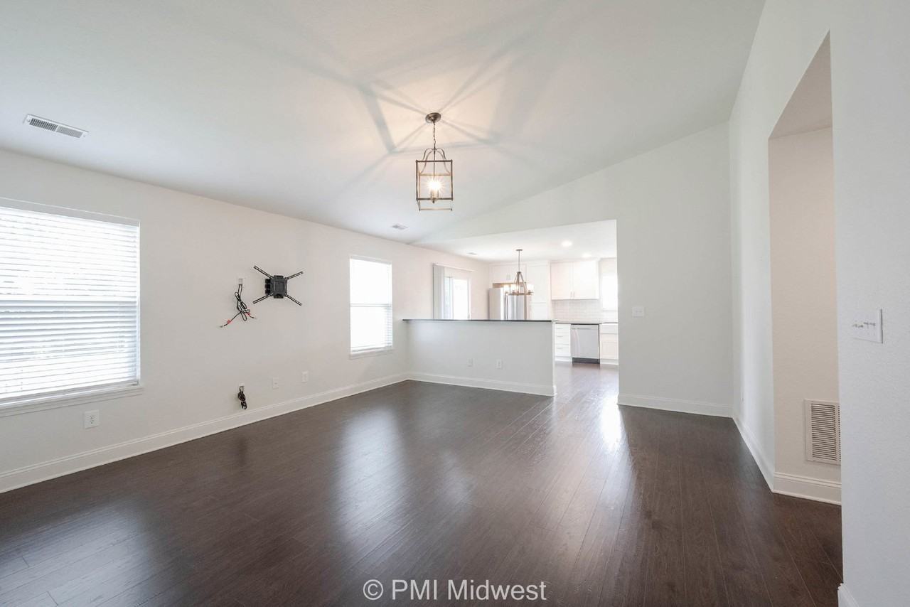 4266 Useppa Ct - Photo 7 of 35