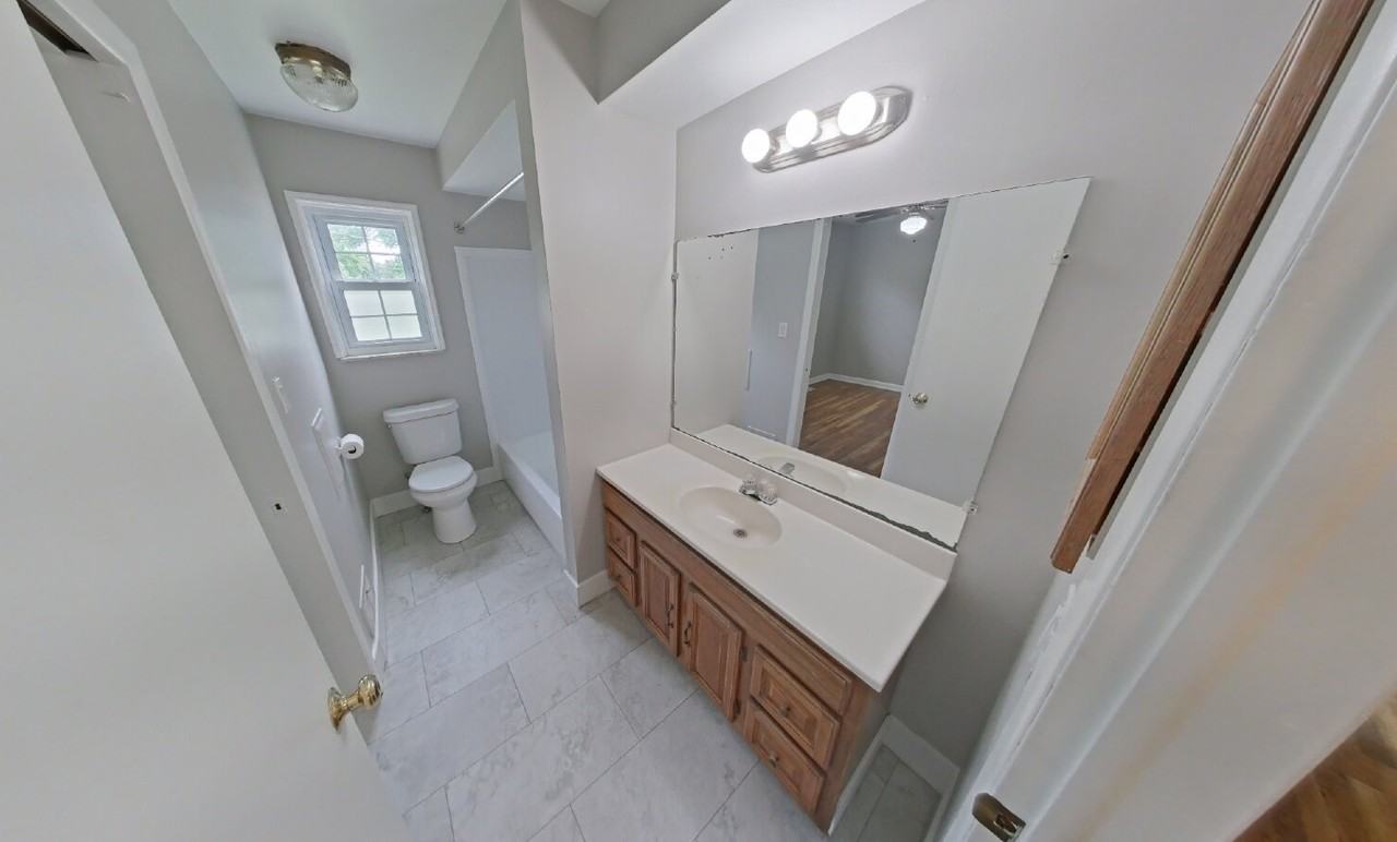 13806 Hartill Ave - Photo 4 of 11