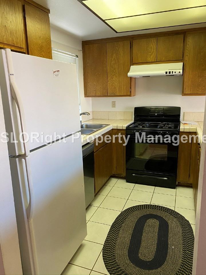1351 Royal Way - Photo 5 of 13