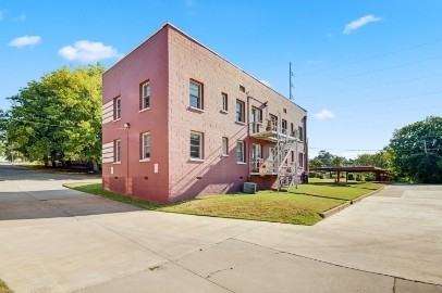 1312 S Jackson Ave #B - Photo 3 of 17