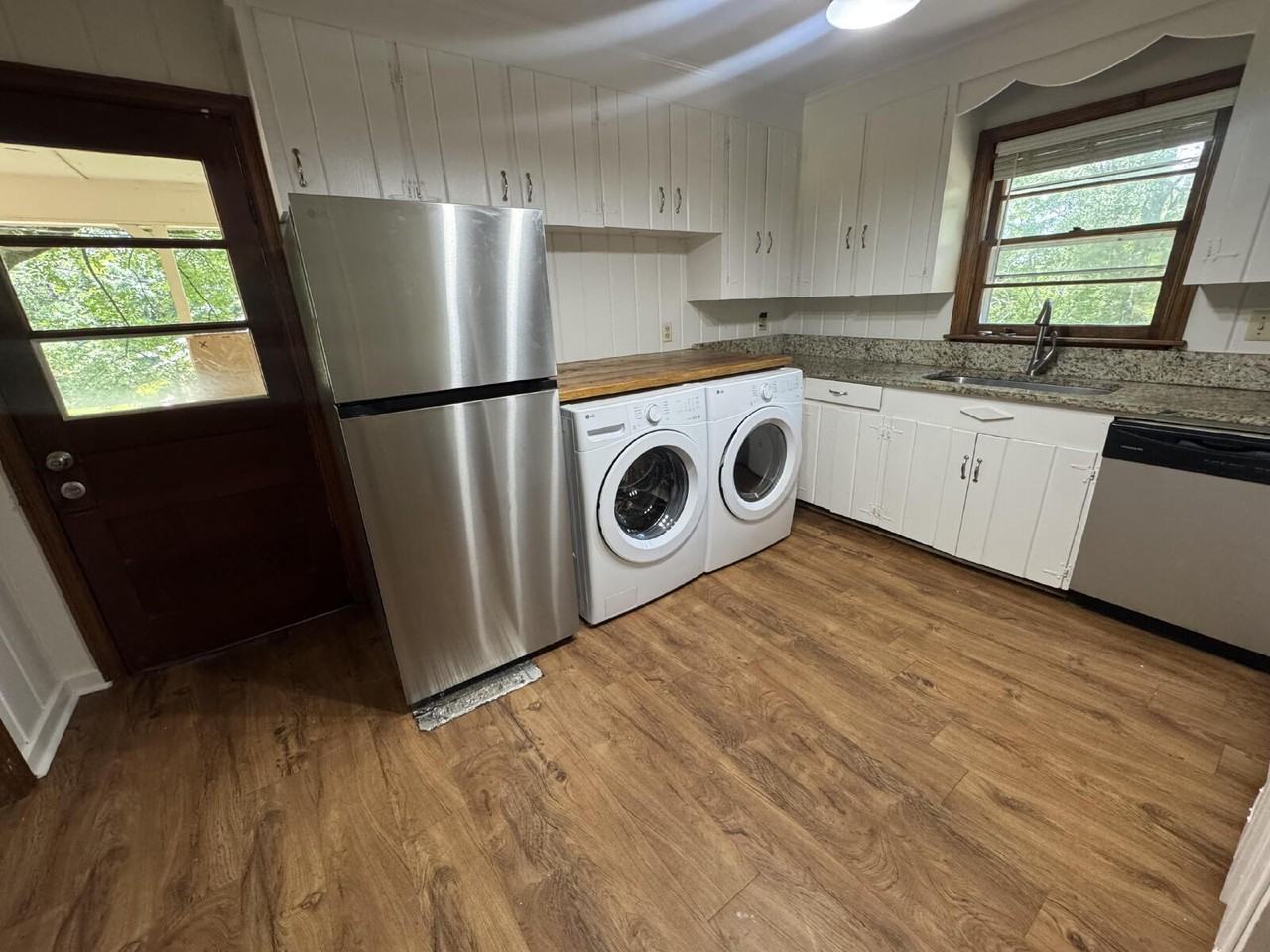 109 Park Ave - Photo 3 of 13