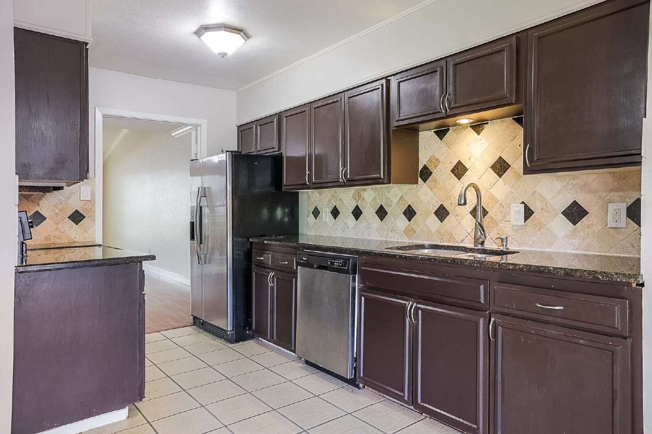 13619 Flagstone Ln - Photo 4 of 12