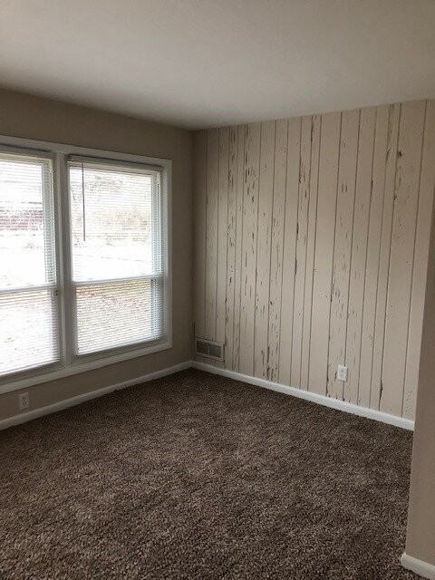 3120 W 49th St - Photo 6 of 12