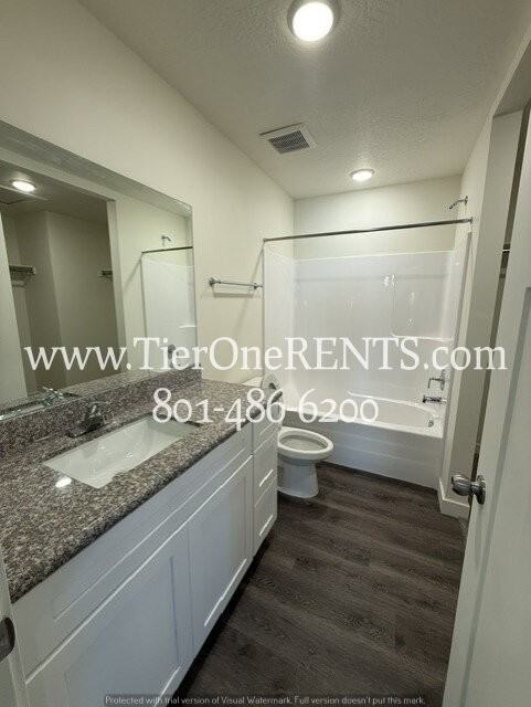 451 W 1025 S - Photo 7 of 17