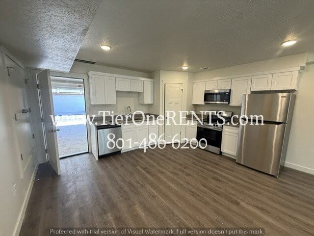 455 W 1025 S - Photo 4 of 17