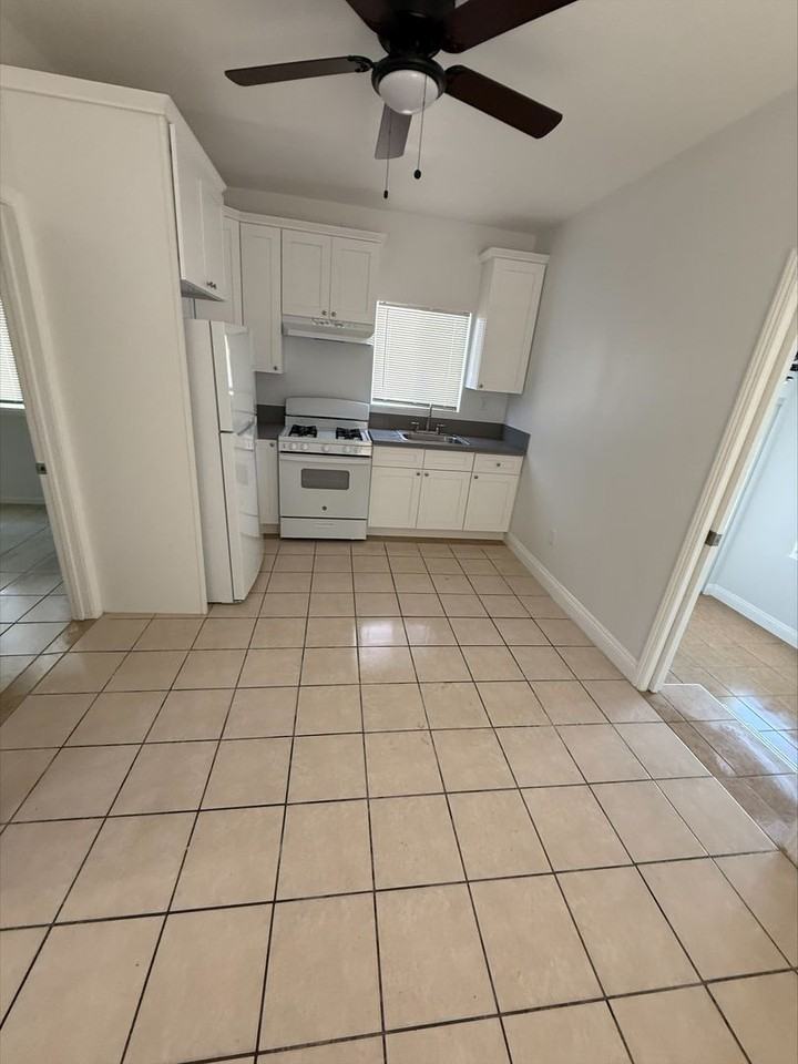 842 Alamitos Avenue - Photo 4 of 32