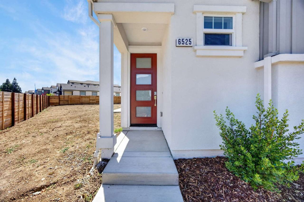 6525 Jacinto Ave - Photo 3 of 36