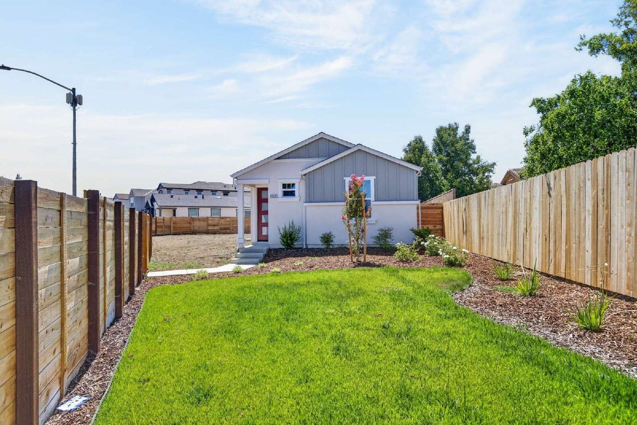 6525 Jacinto Ave - Photo 7 of 36