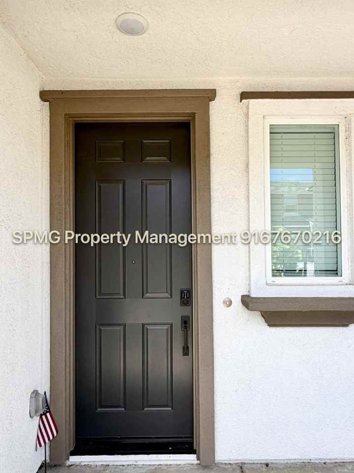 1910 Brunel St - Photo 3 of 32