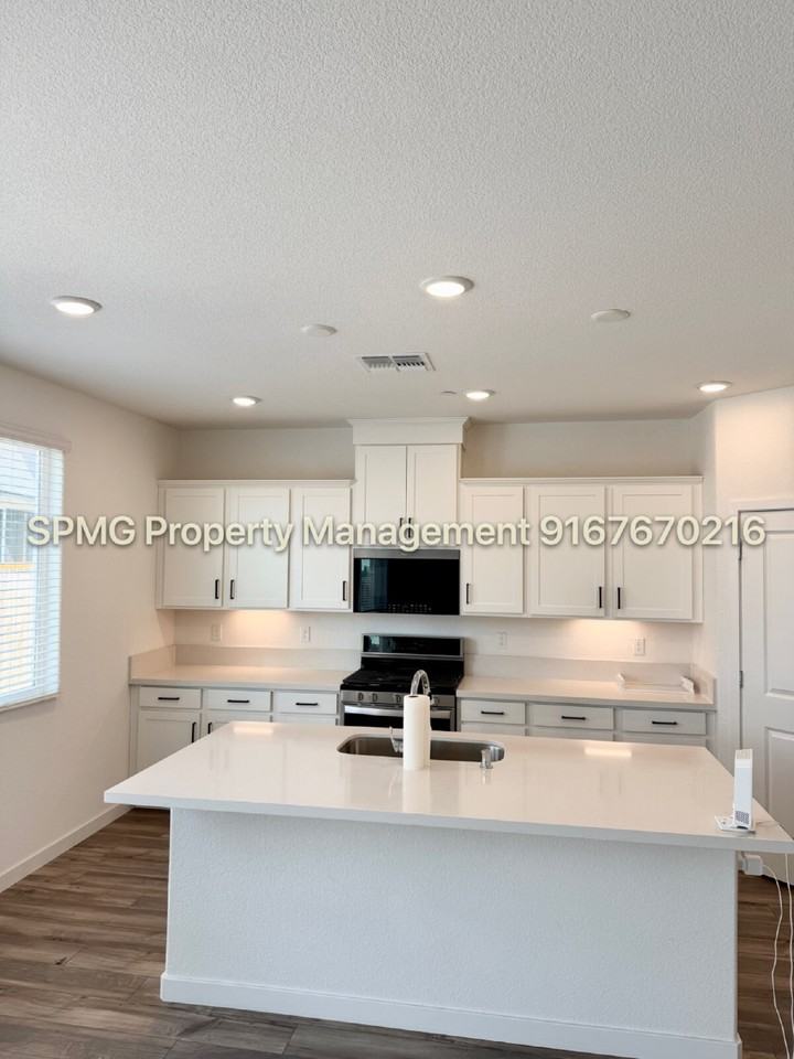 1910 Brunel St - Photo 5 of 32
