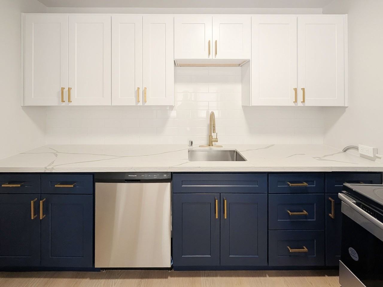 Franklin Eastlake - Photo 3 of 10
