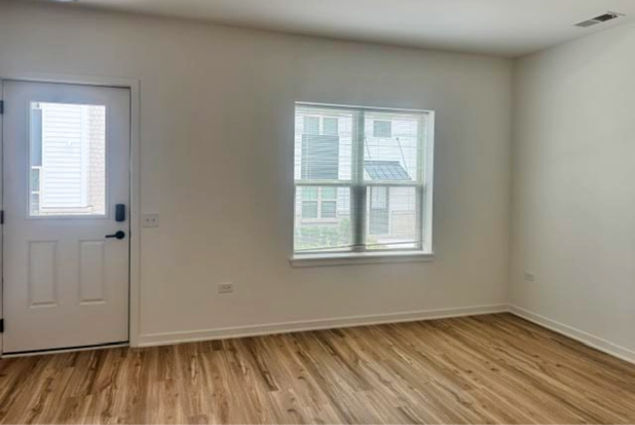 15551 Keating Ave - Photo 4 of 16