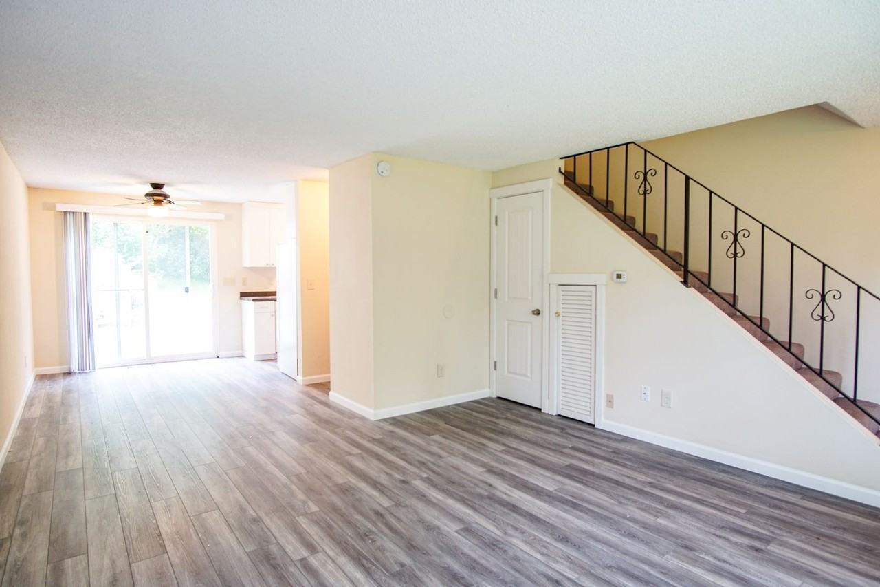 3595 Cedaroak Dr #20 - Photo 4 of 21