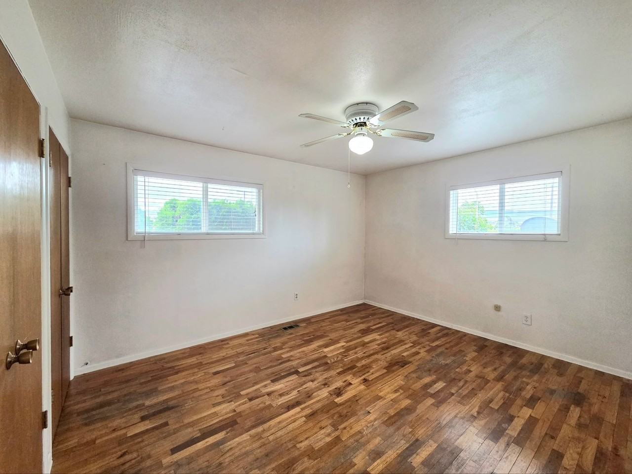 1903 5th St - Photo 4 of 44