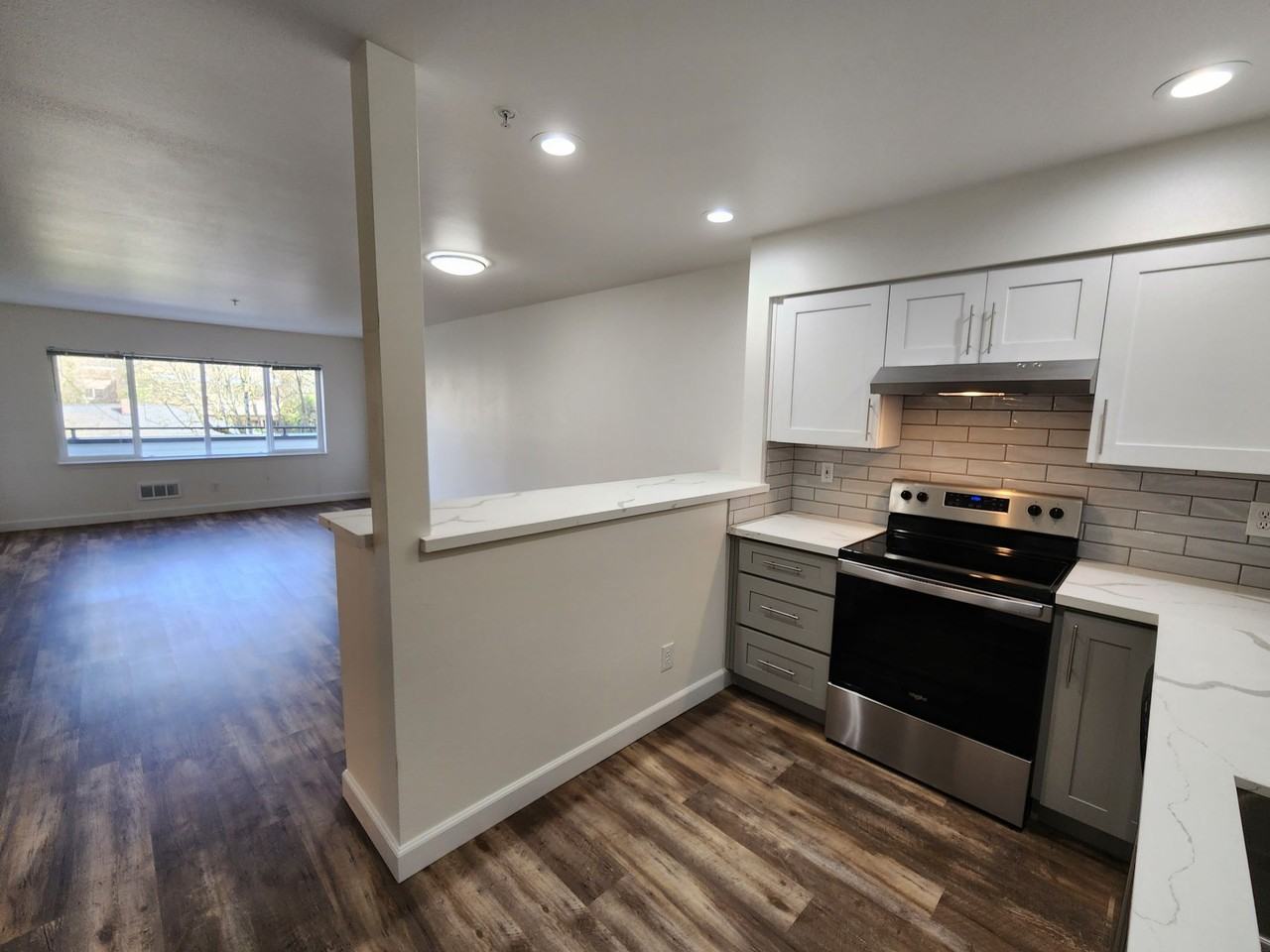 Issaquah Valley Place - Photo 2 of 13