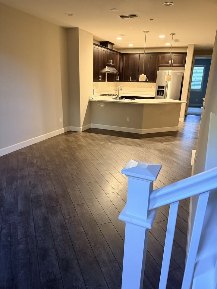 472 Rialto Pl #NA - Photo 2 of 10