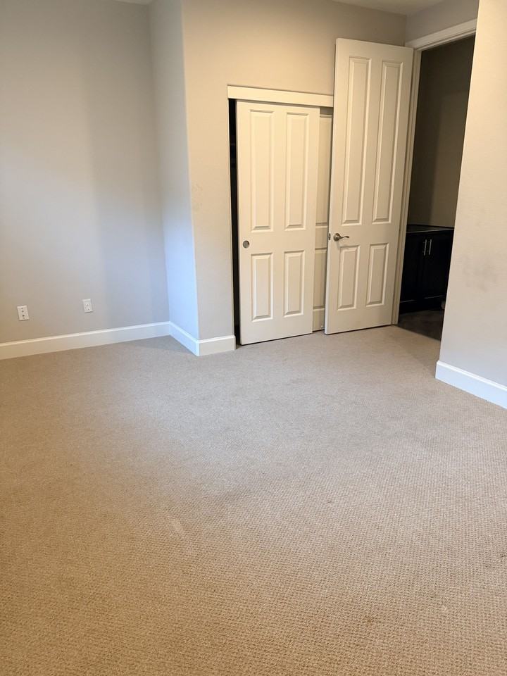 472 Rialto Pl #NA - Photo 7 of 10