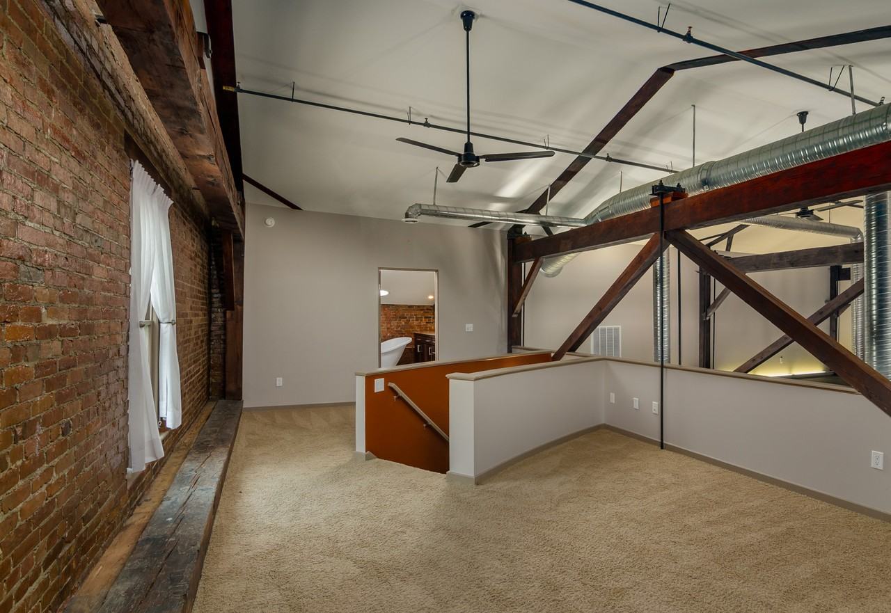 401 W Main St #31 - Photo 6 of 18