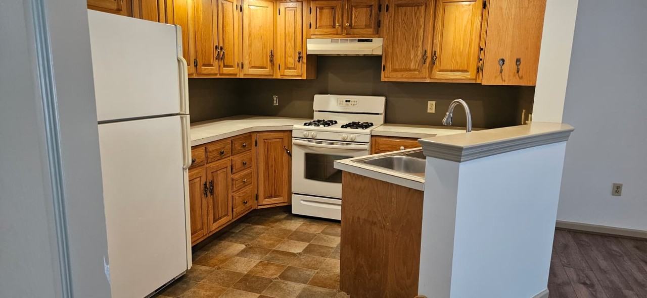 120 Moorland Ct #120 - Photo 2 of 12