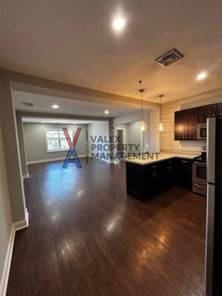 970 Ridge Avenue - Photo 4 of 23